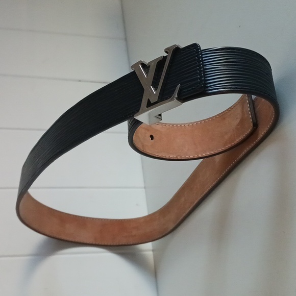 Louis Vuiton Black Epi Silver LV  Leather Belt. - Picture 7 of 7